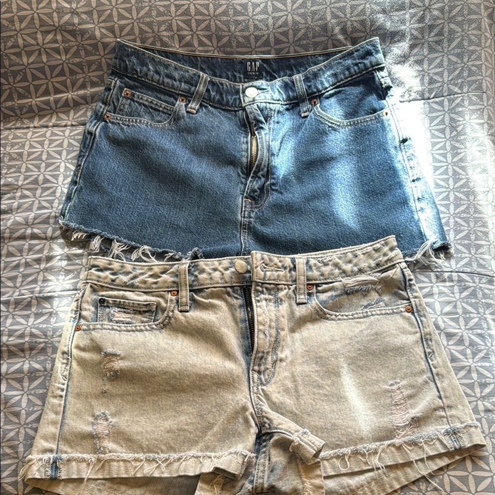 Bundle of 2 GAP Denim Shorts Size 27!